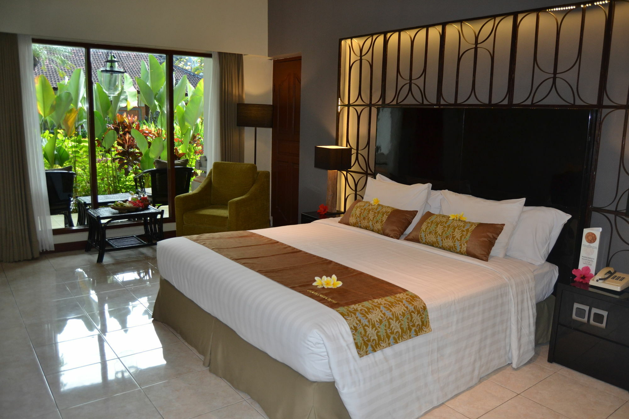 The Cakra 4*